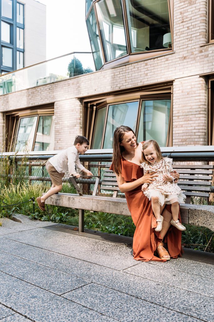 Relaxed Family Fall maternity photoshoot at Highline Park in New York City photographed by Lifestyle Family and Maternity Photographer, Amy Nghe Photography